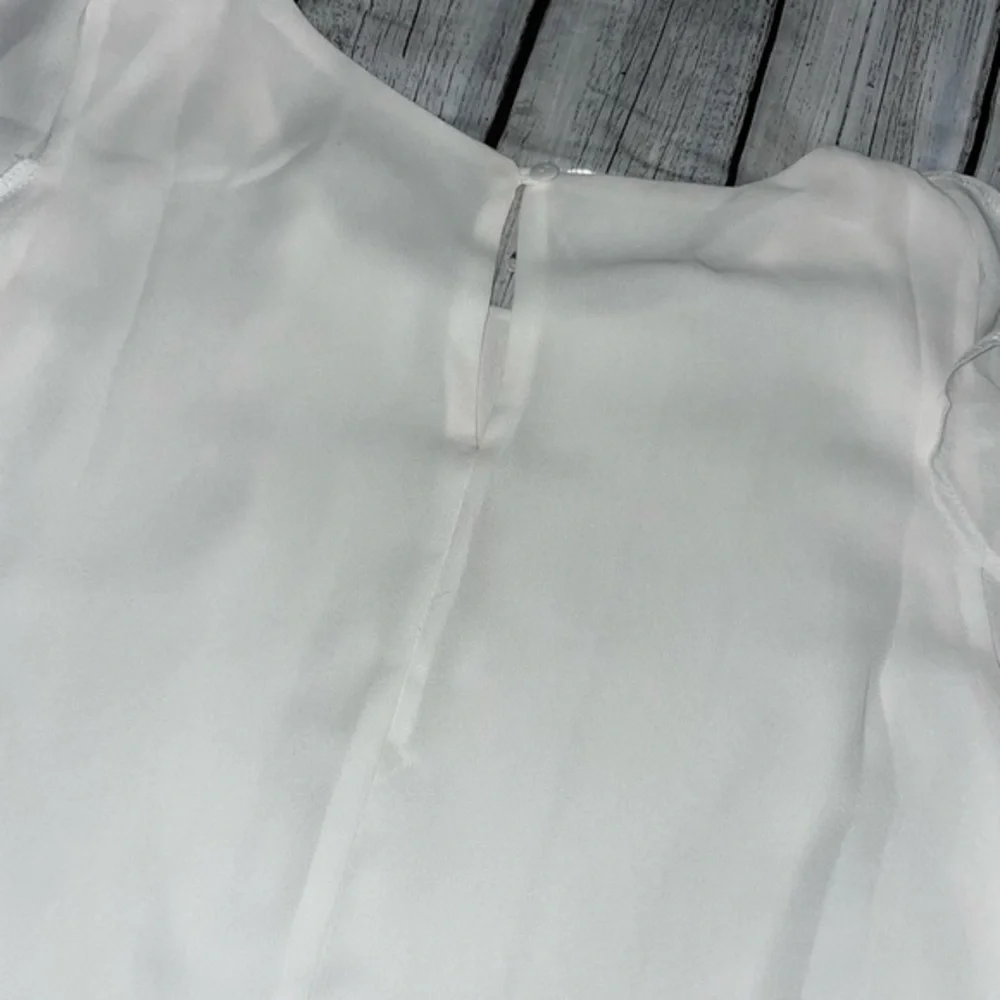BLVD Women’s White Long Sleeve Blouse Cold Shoulder Style Size Medium